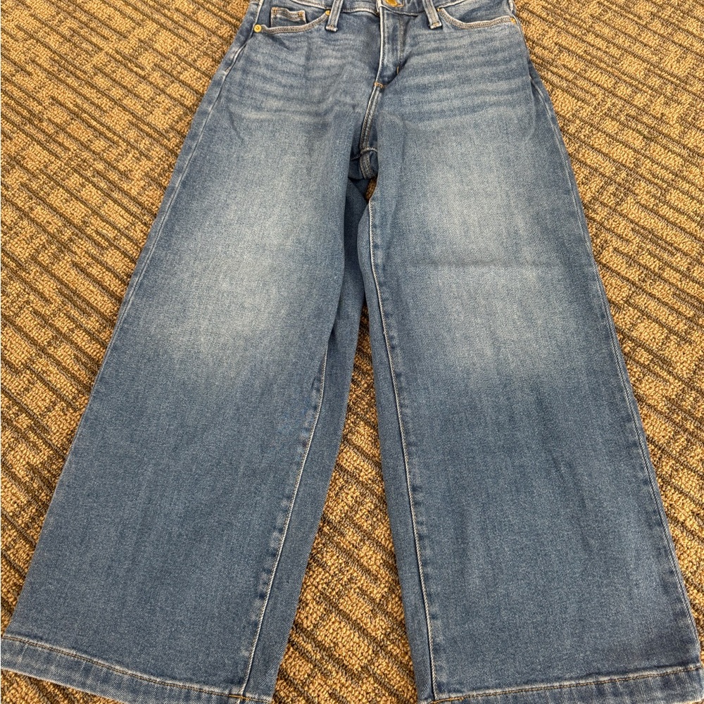Universal Thread Blue Flare Wide-Leg Jeans